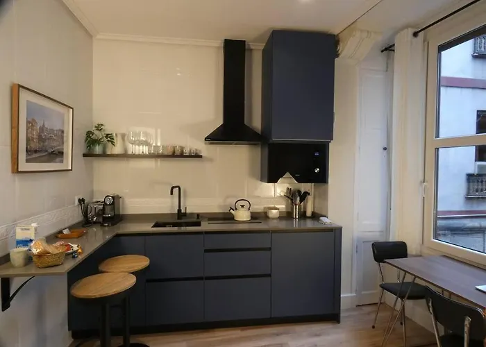 Hiruki Old Town Apartment